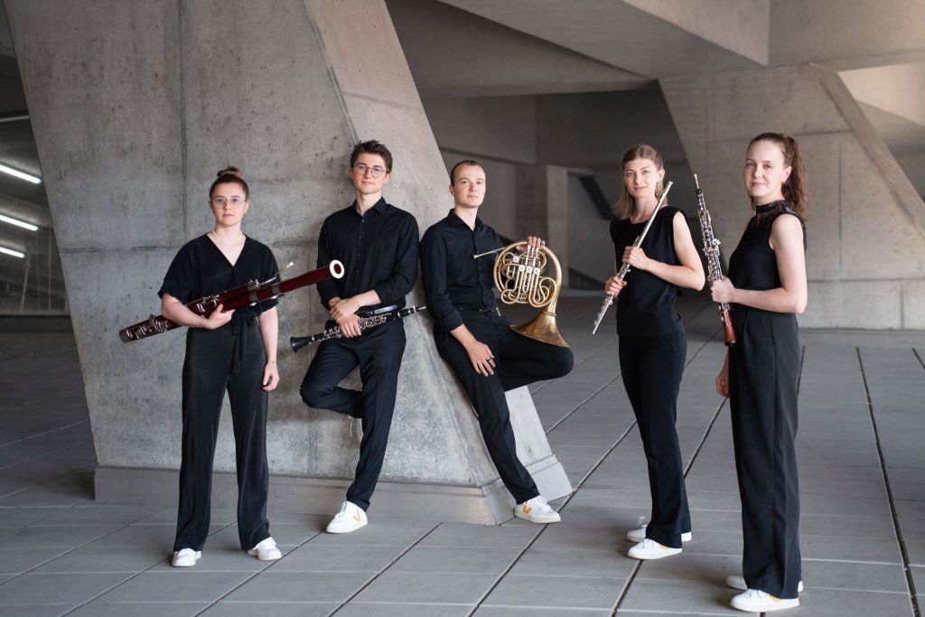 Musikvielfalt, Premieren und lokale Talente