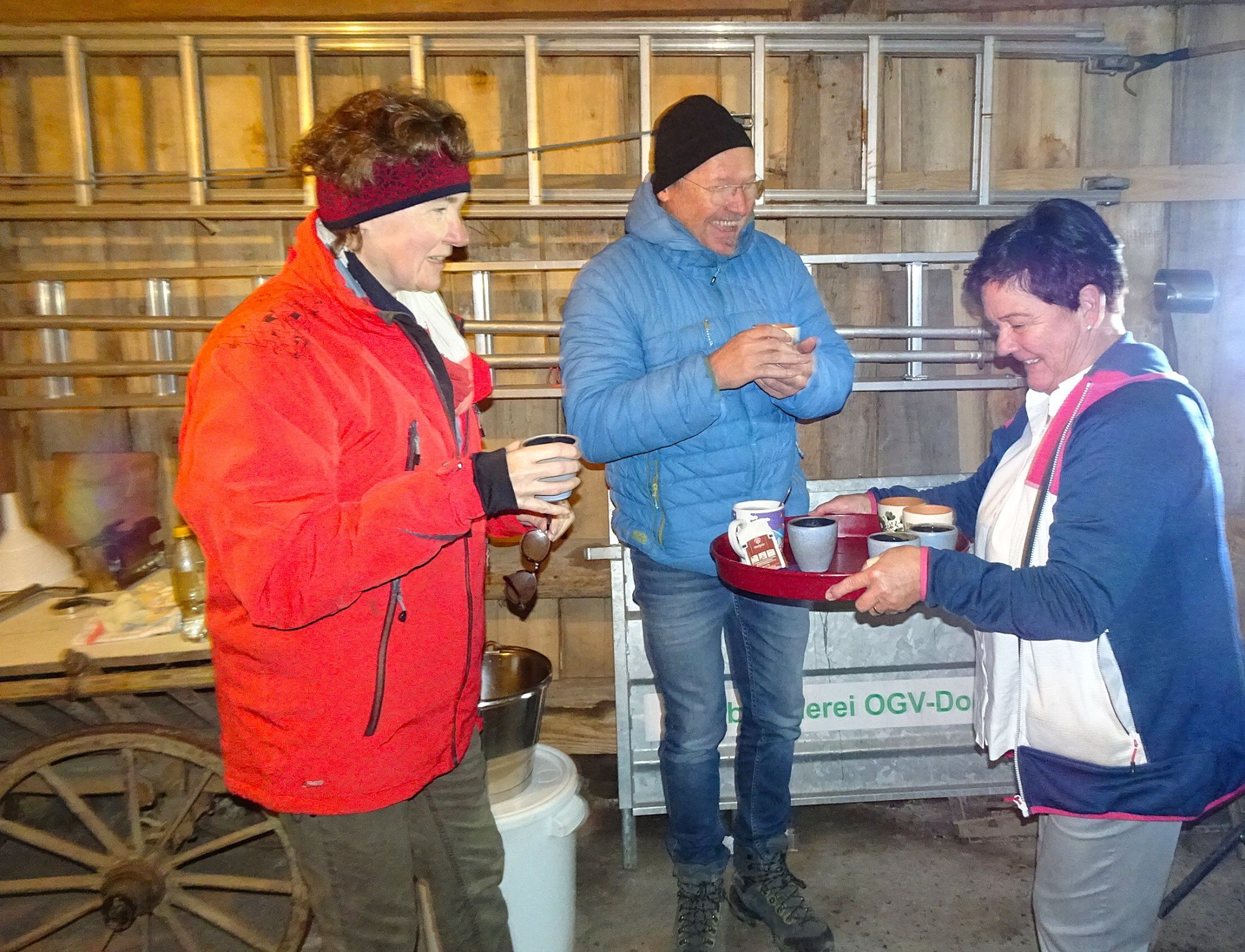Zwischendurch konnten sich die Teilnehmer mit Glühmost aufwärmen.