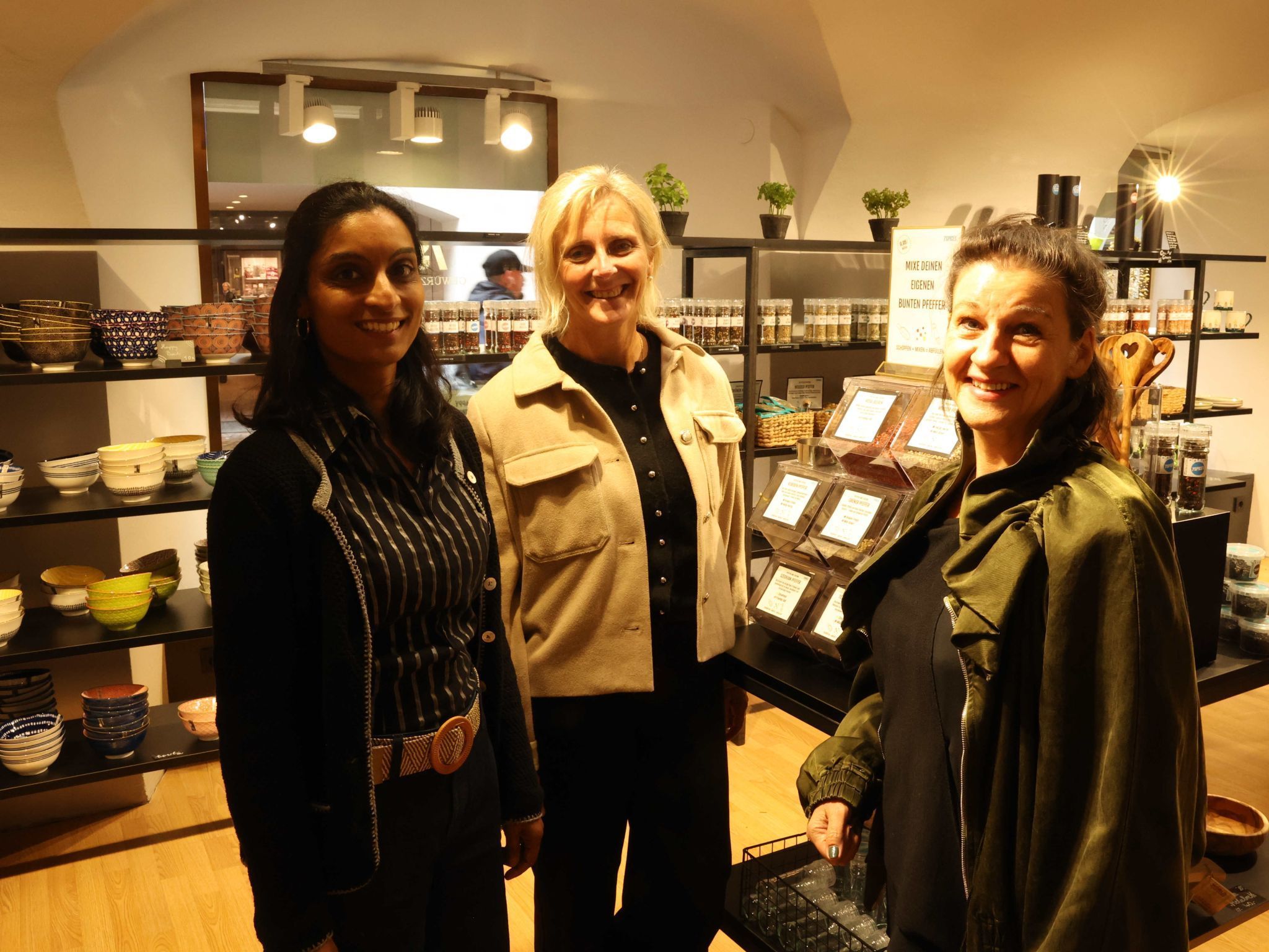 Manu Walia-Gratzl, Heike Zottele und Sabine Hackl-Schatzmann.