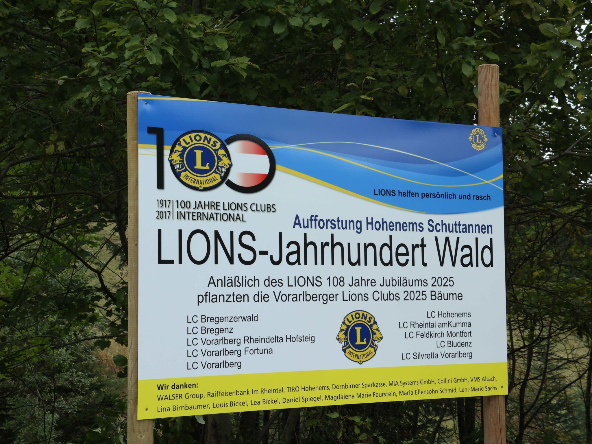 Die Informationstafel zum Projekt.