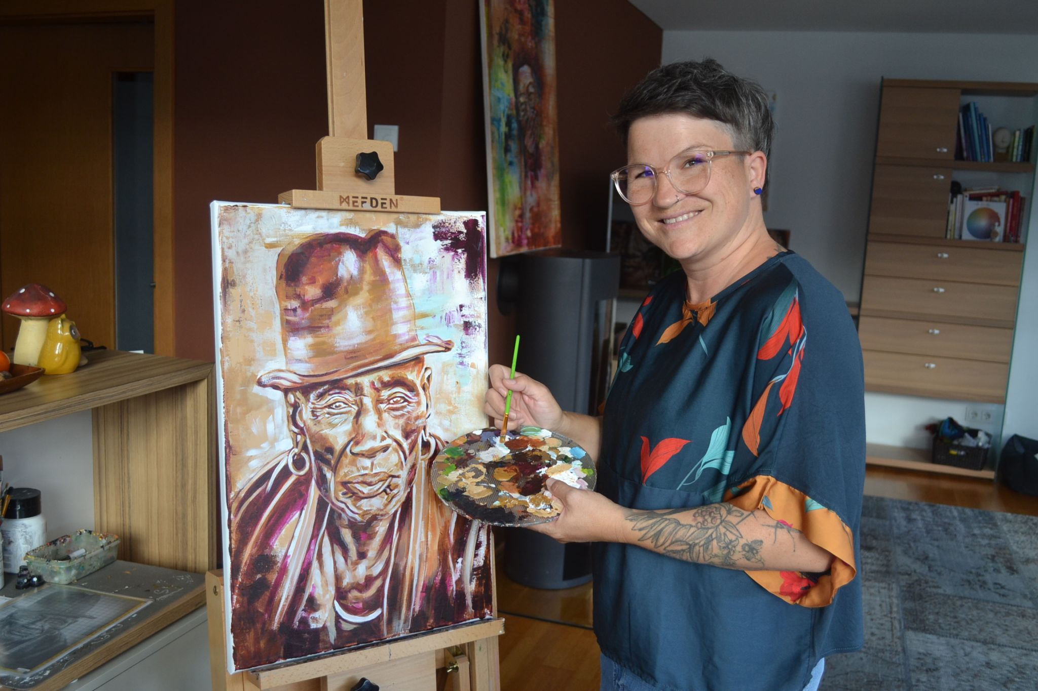 Sonja Hagelkreuz zu ihren Portraits: „Mich fasziniert die Ursprünglichkeit im Motiv, und die Weisheit im Ausdruck.“