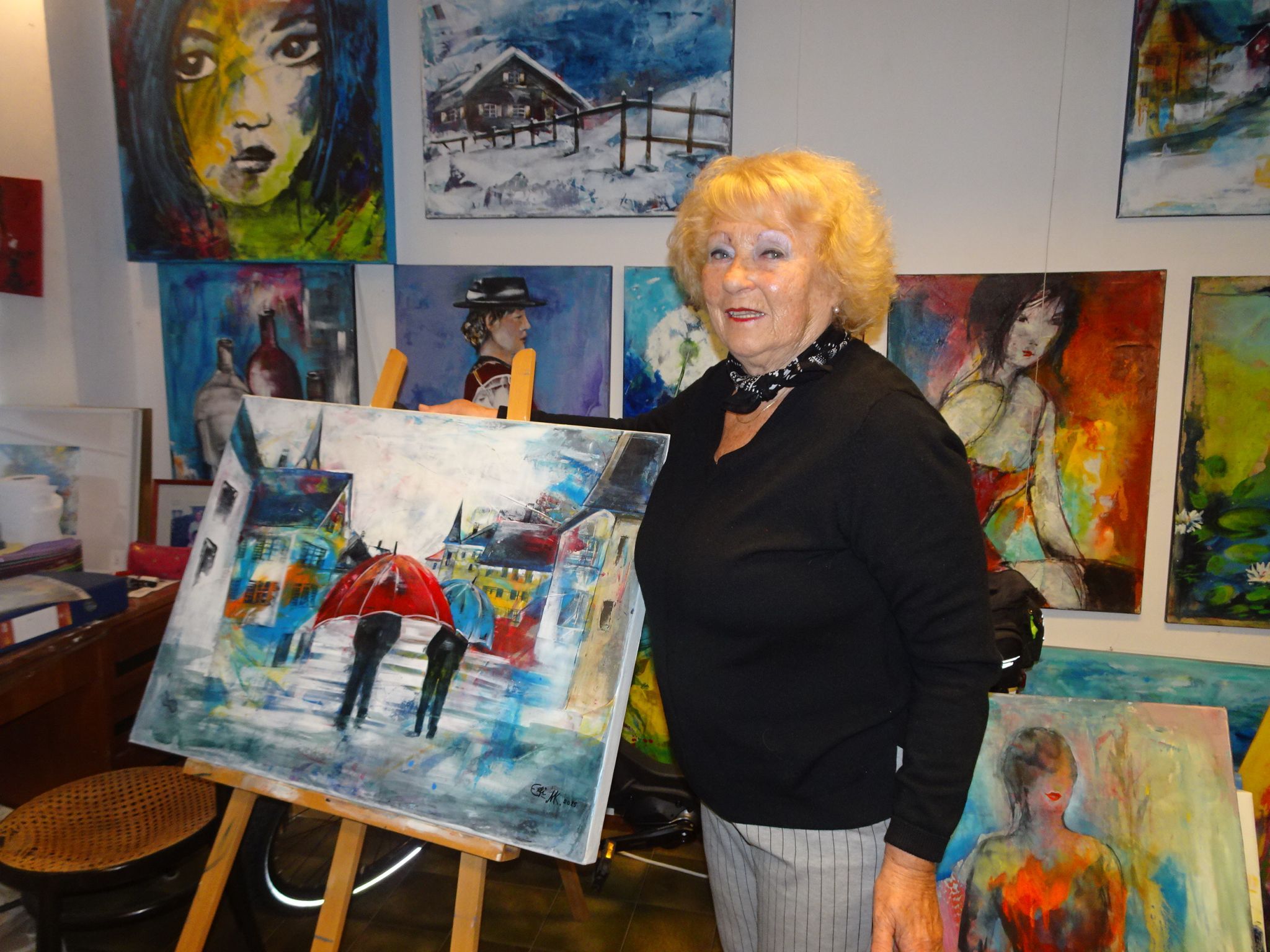 Elfi Mayer-Kollmannsberger freut sich kurz vor ihrem 85. Geburtstag, noch einmal bei einer großen Ausstellung im Kulturhaus ihre Werke zu zeigen. 