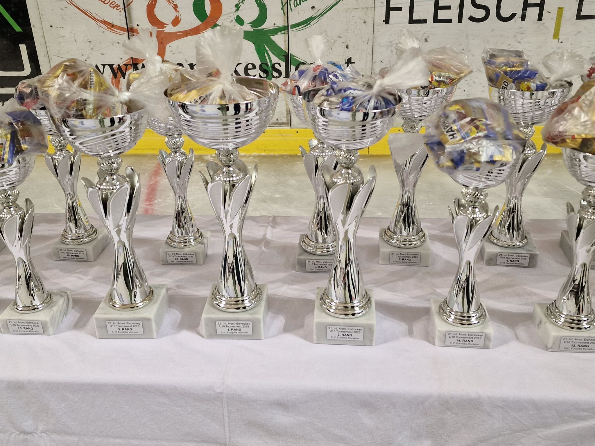 Impressionen vom erfolgreichen 21. internationalen U10 Eishockeyturnier. (Bildergalerie)