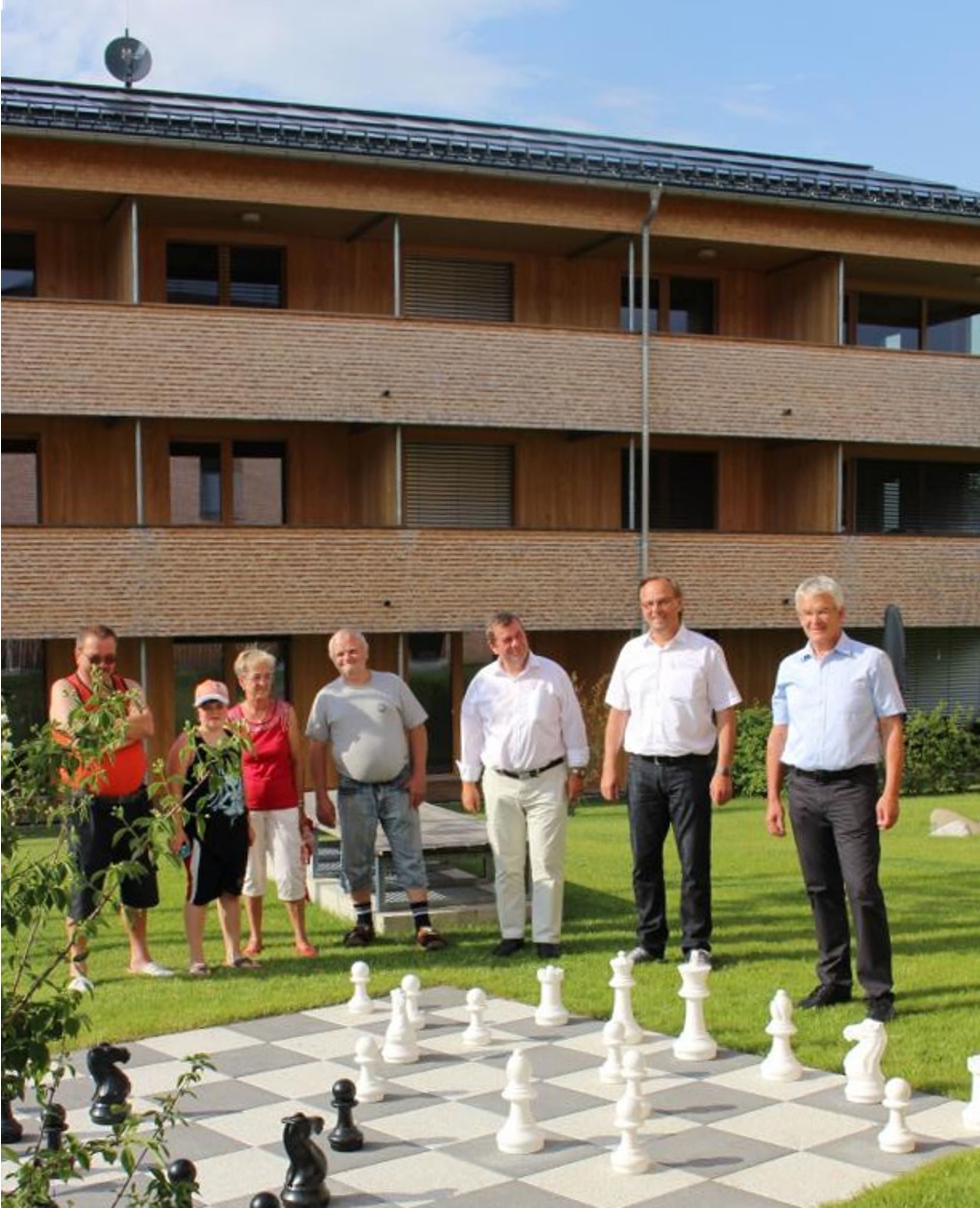 Projekt-Eröffnung am Schachbrett – für diese Anlage in Krumbach bekam Morscher den Energy Globe Award.