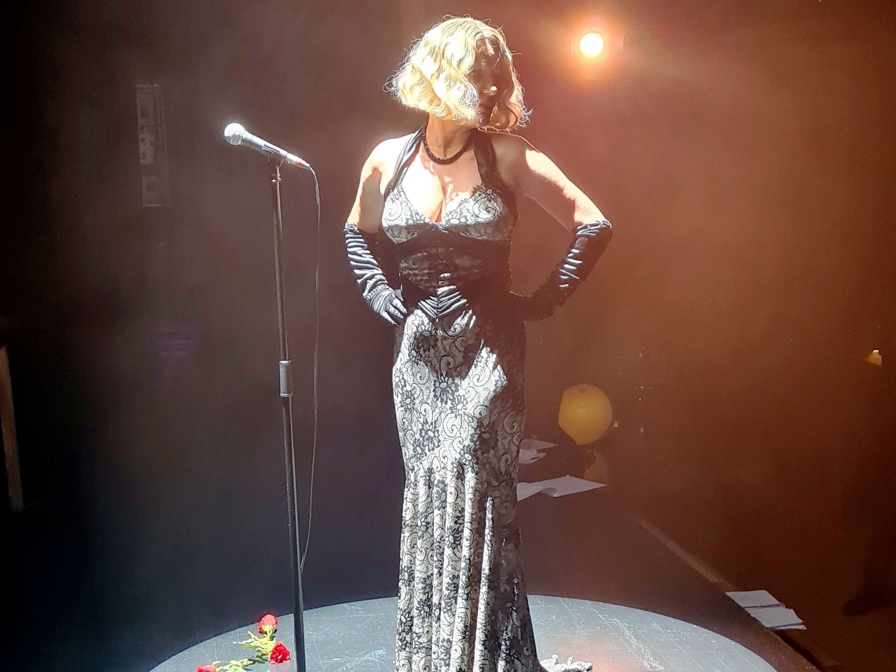 Marlene Dietrich ist ein Symbol für Stil, Eleganz und Rebellion.