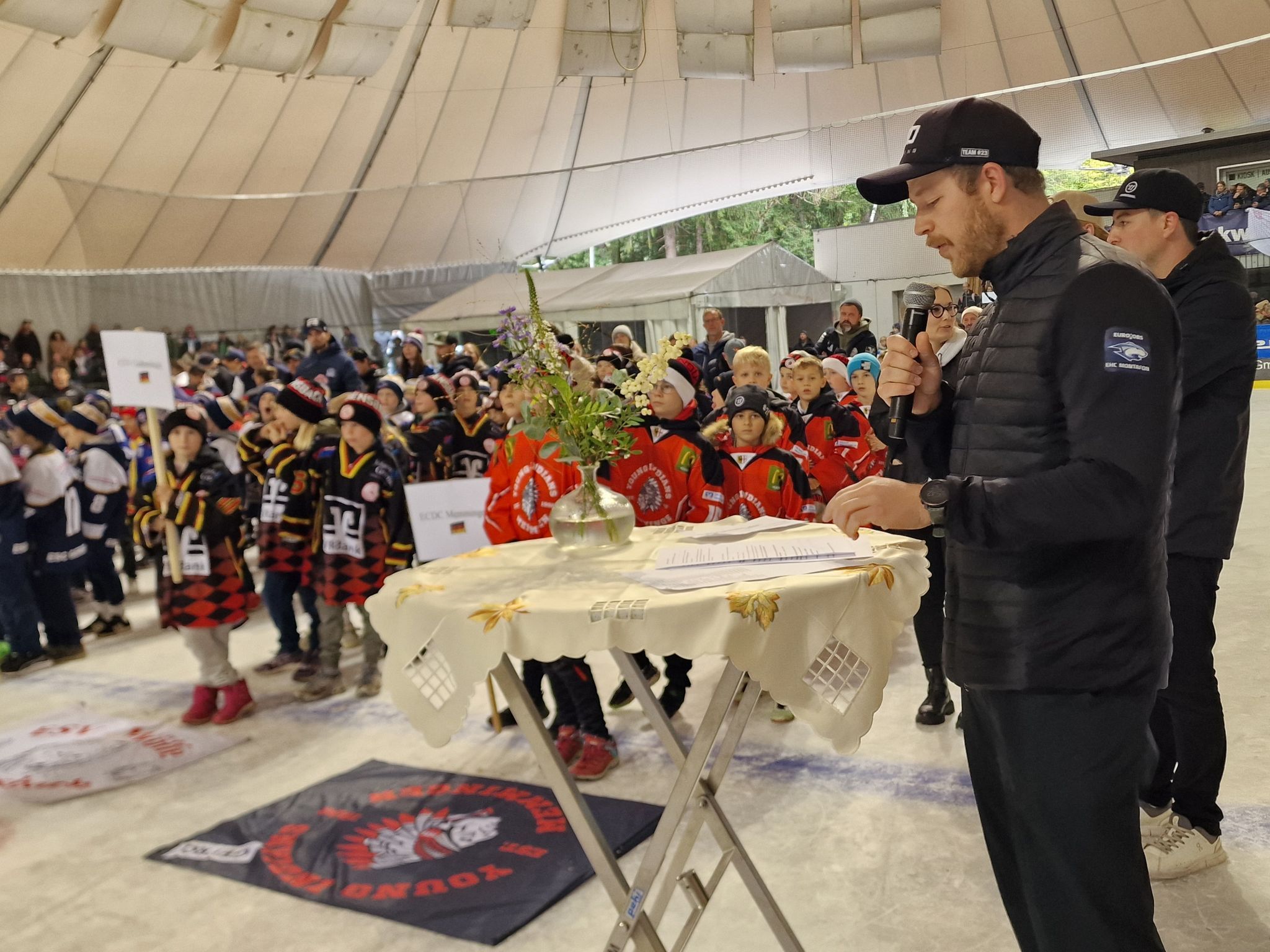 Impressionen vom erfolgreichen 21. internationalen U10 Eishockeyturnier. (Bildergalerie)