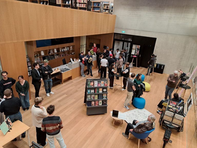 csm_Foyer_am_Eroeffnungsabend_Stadtbibliothek_Dornbirn_aeb7ed4630.jpg