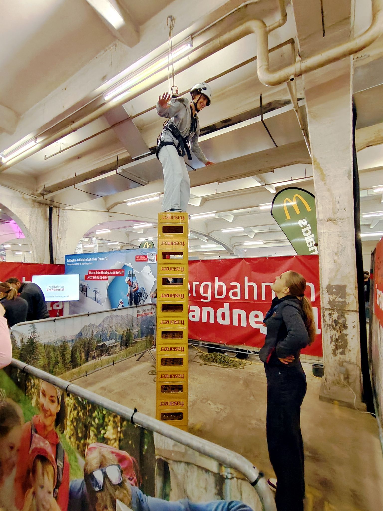 Hoch hinaus ging’s beim Kistenklettern der Bergbahnen Brandnertal.