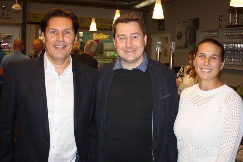 Bürgermeister Andre Wiedl, Vizebgm. Martin Fitz und Sportreferentin Nadine Bösch haben die Sanierung im
