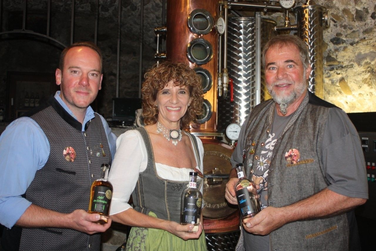Thomas Sturn (r.) mit Gattin Andrea und Sohn Fabian.