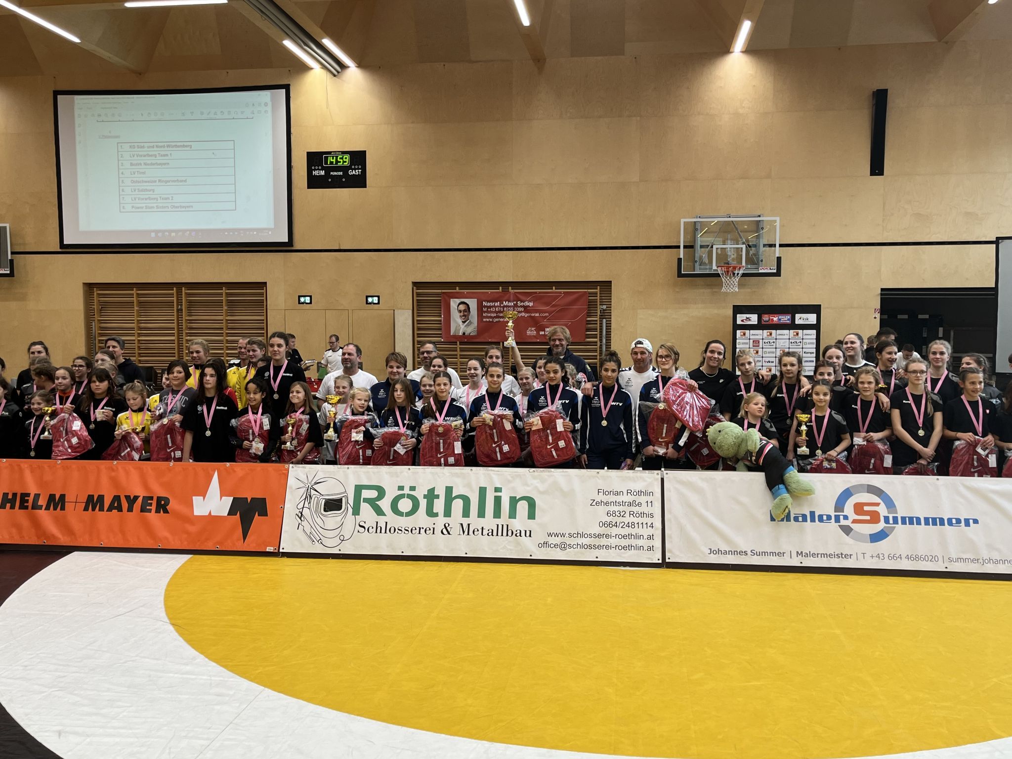 Alle Athletinnen vom Mädchen Team-Cup in Klaus.