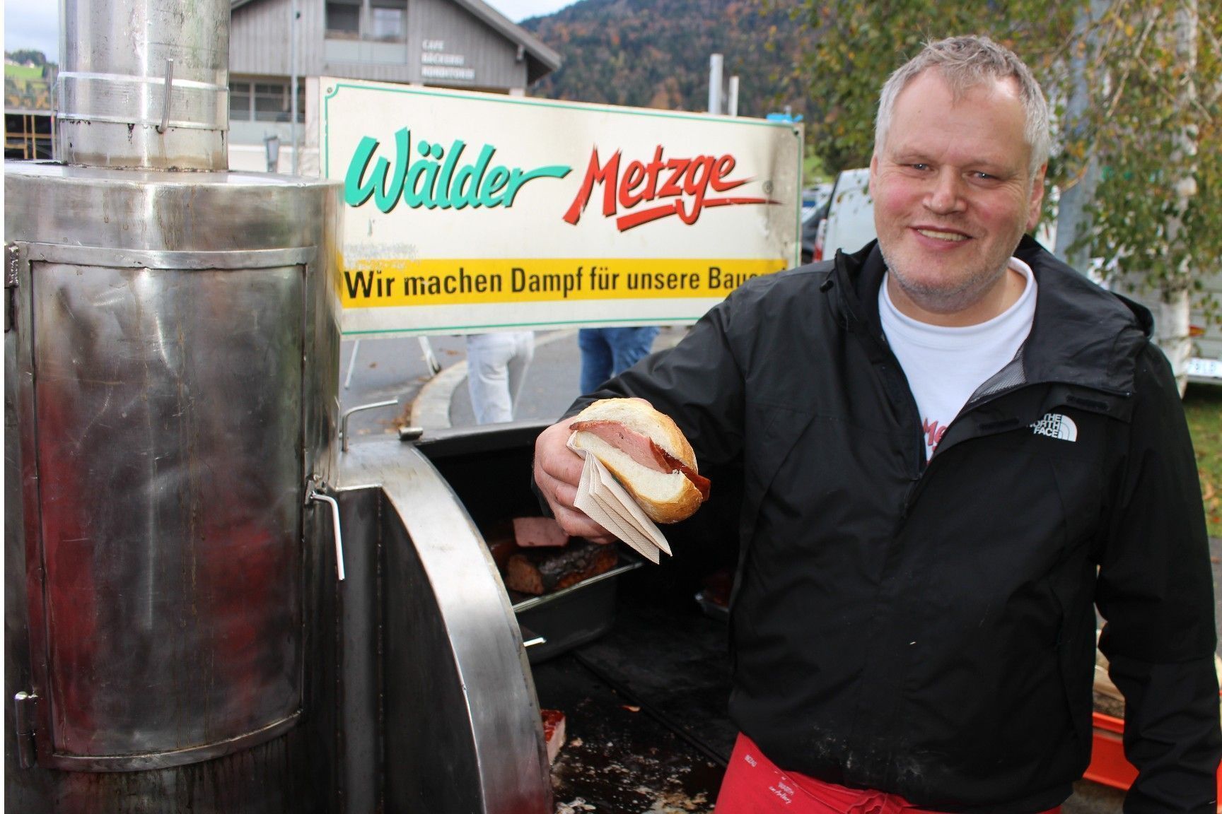 Goaßamat-Klassiker: Wälder-Metzger Wise Feurstein machte mit seiner mobilen Grillkanone wieder