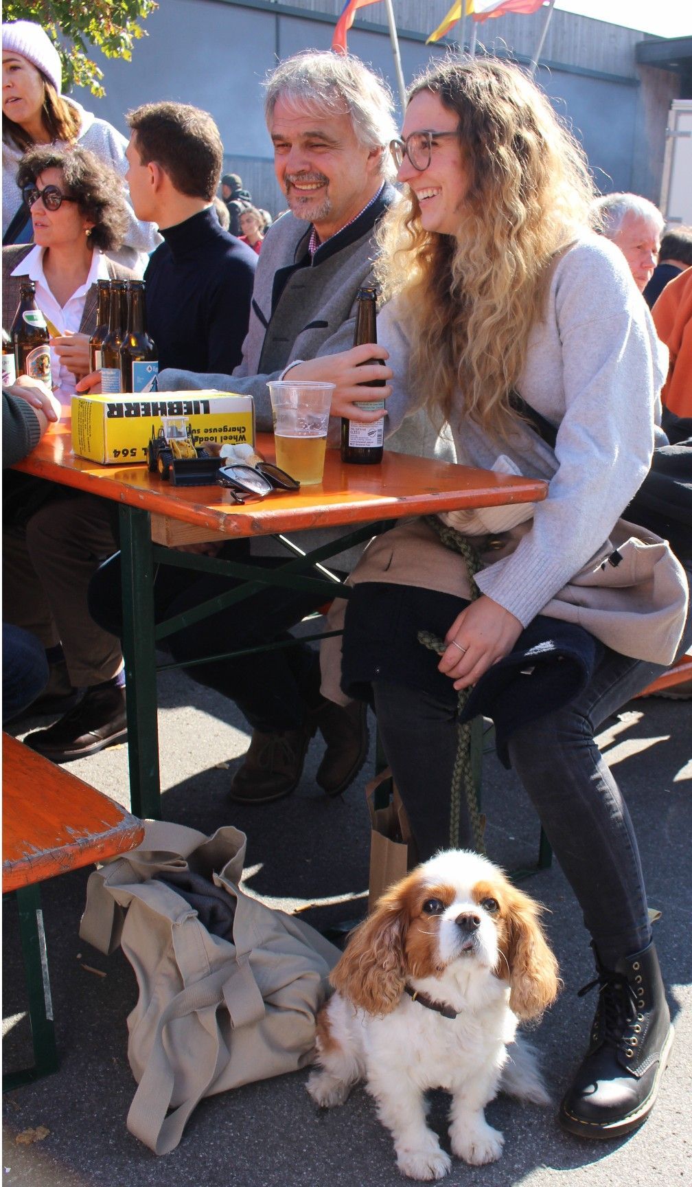 Von wegen auf den Hund gekommen – für den Gallomat traf dieses Sprichwort ganz und gar nicht zu, der putzige Vierbeiner durfte natürlich mit auf den Markt..
