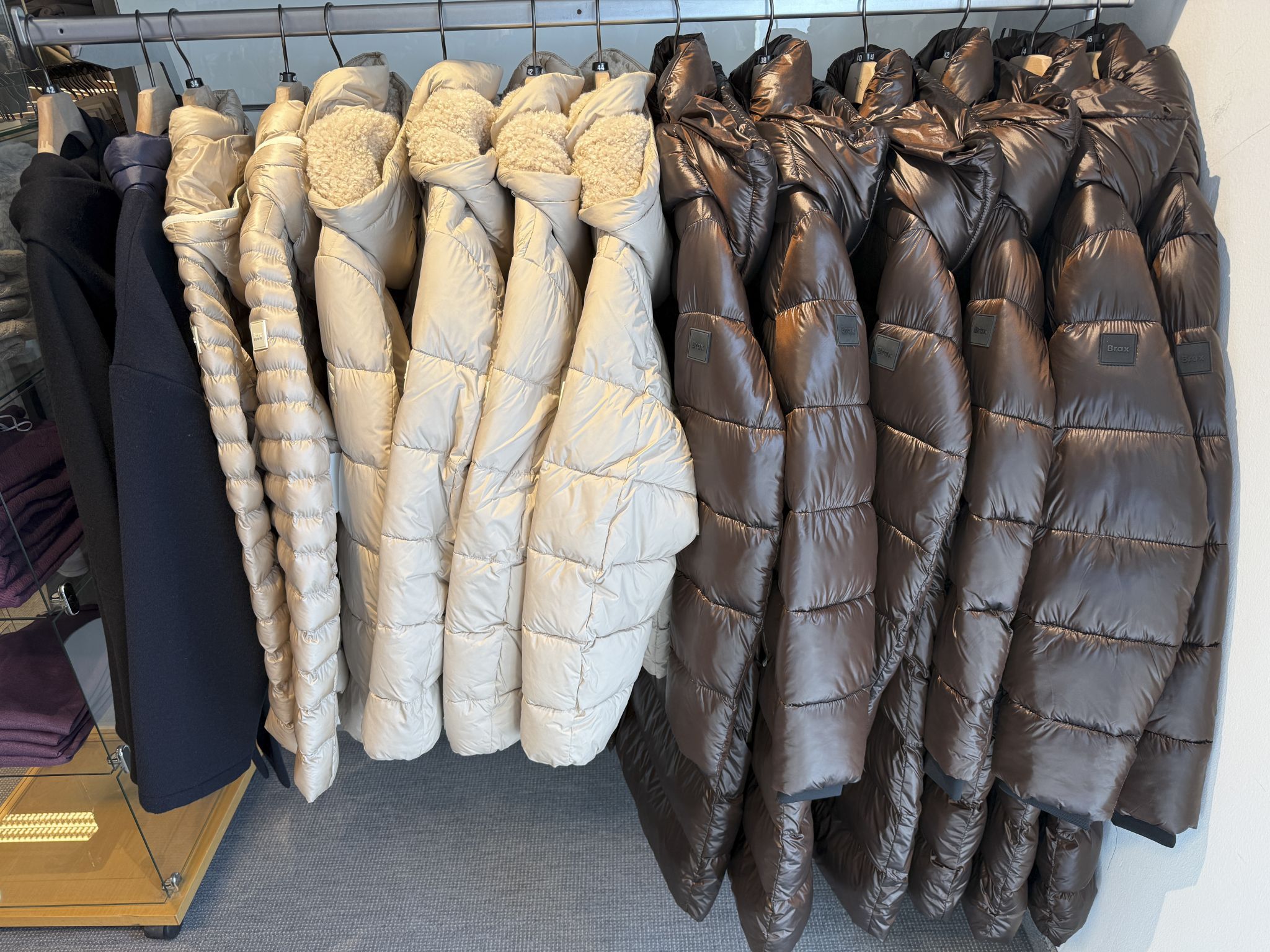 Den Damen wird mit der Wintermode sicher nicht kalt