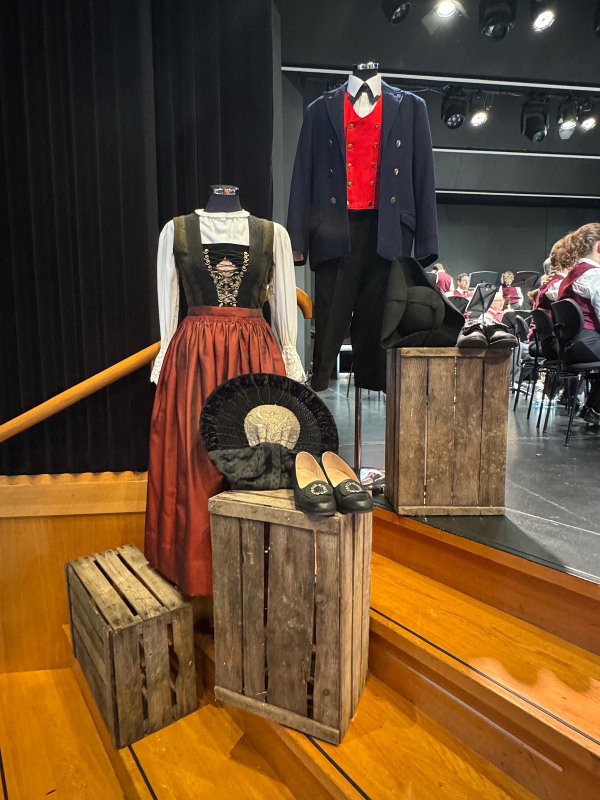 Die Lustenauer Tracht stand an diesem Tag im Mittelpunkt. (Foto: Gerhard Pließnig)