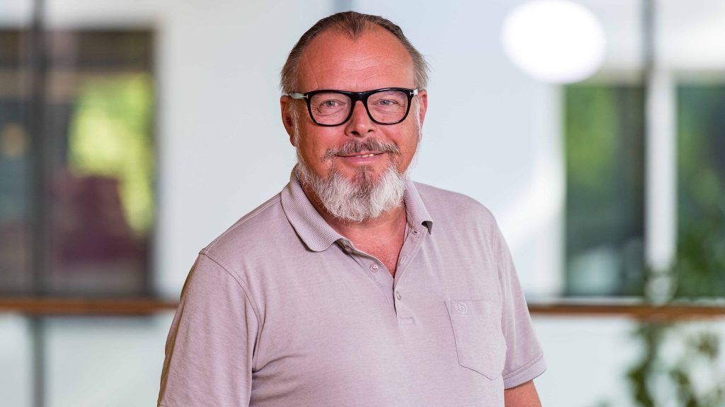 Streiflicht: Der Mann im Raum