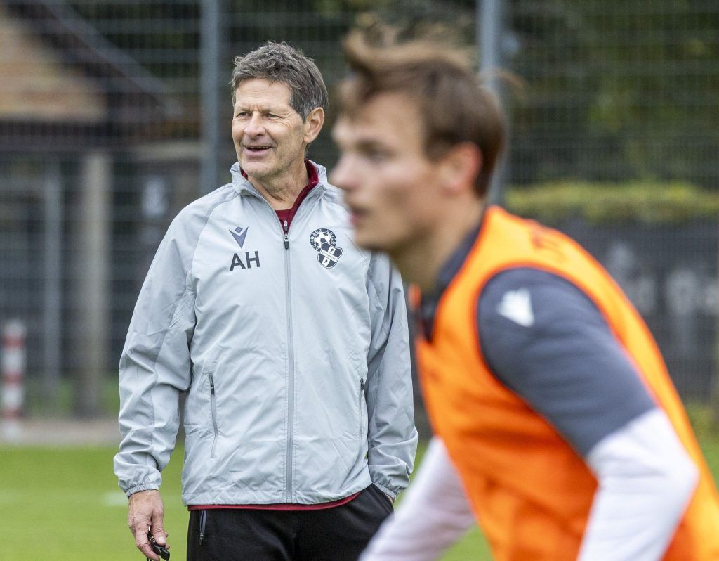 Zum Heraf-Comeback kommt ganz harter Brocken