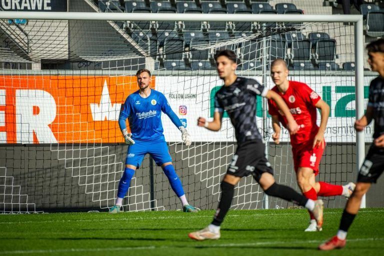Dornbirner Derbysieg in Unterzahl mit Schönheitsfehlern