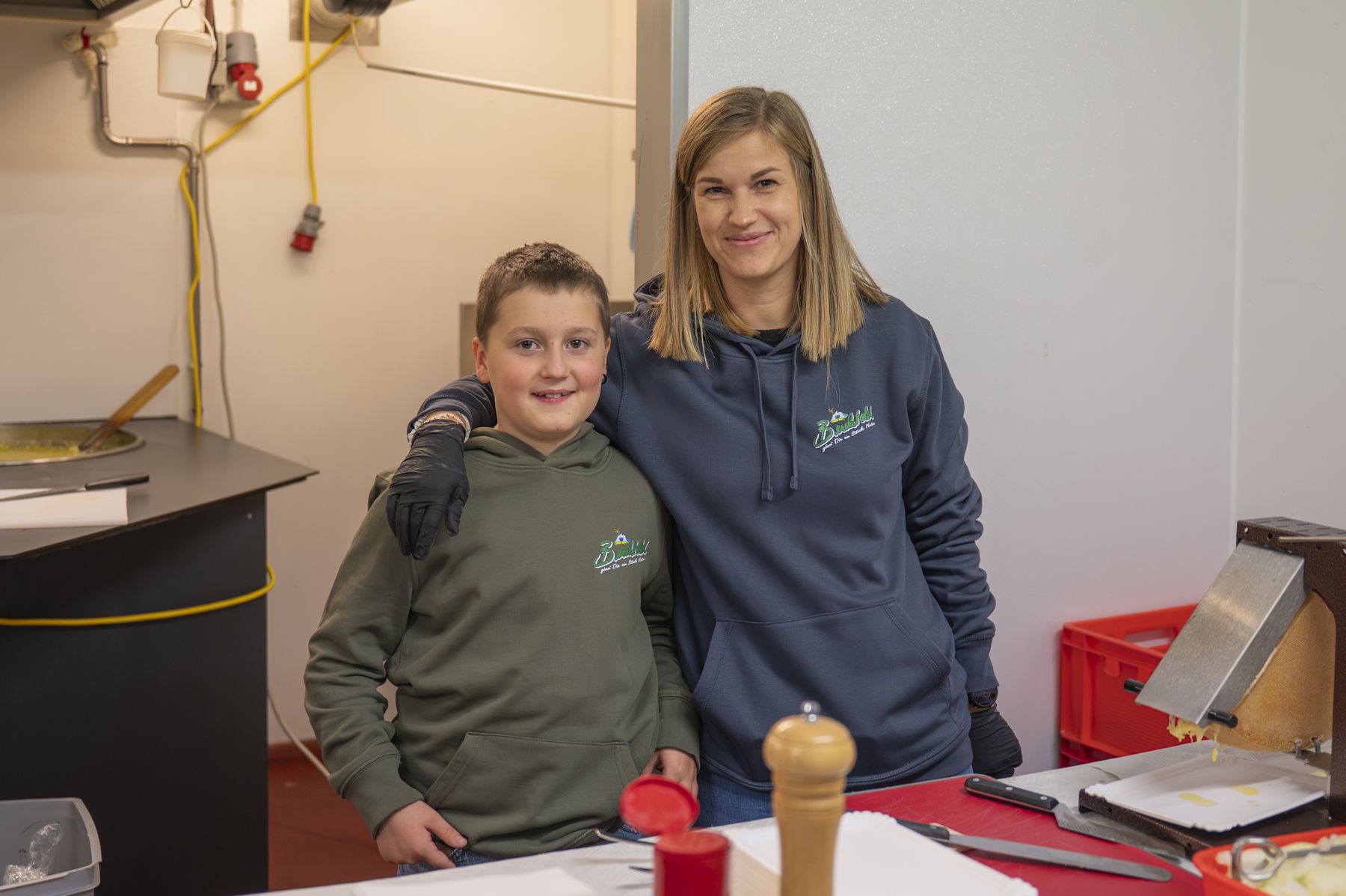 Schon die ganz junge Generation hilft im Betrieb mit