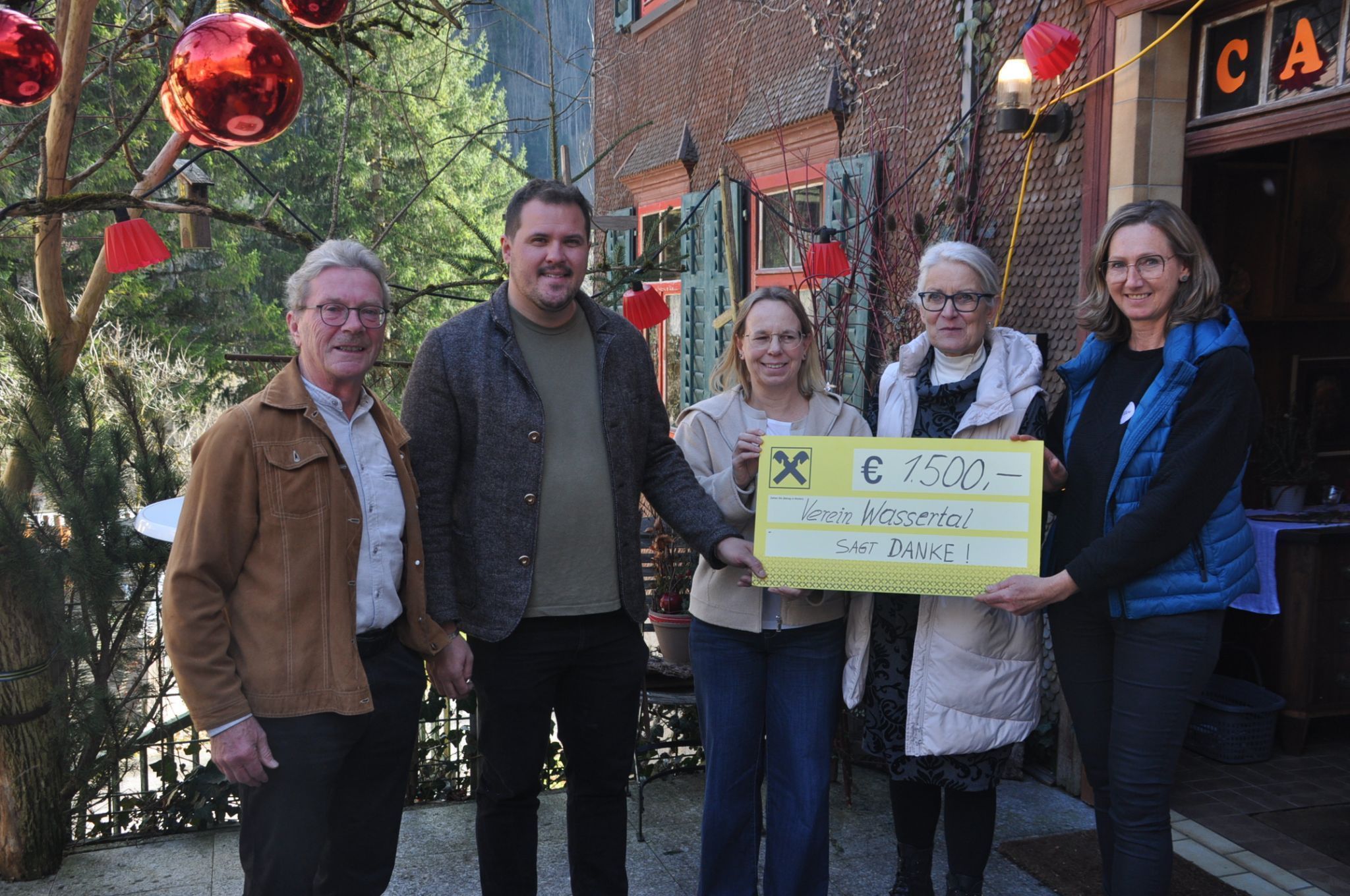 Bild v.li.: Heinz Türtscher Artur Hepberger, Monika Bischof, Helga Bickel und Carina Türtscher