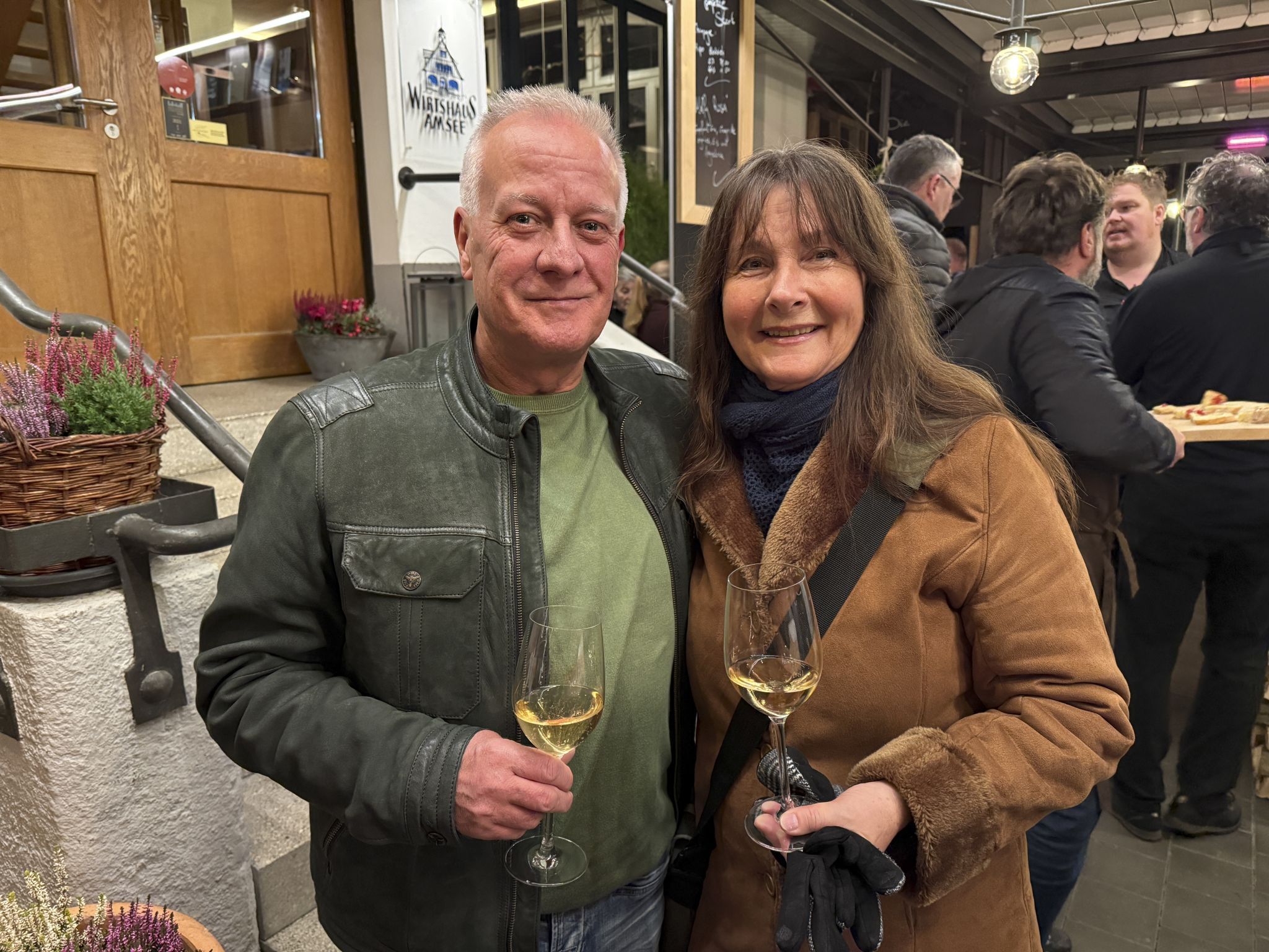 Ein Apero für Ilona Moos und Thomas Nussbaumer