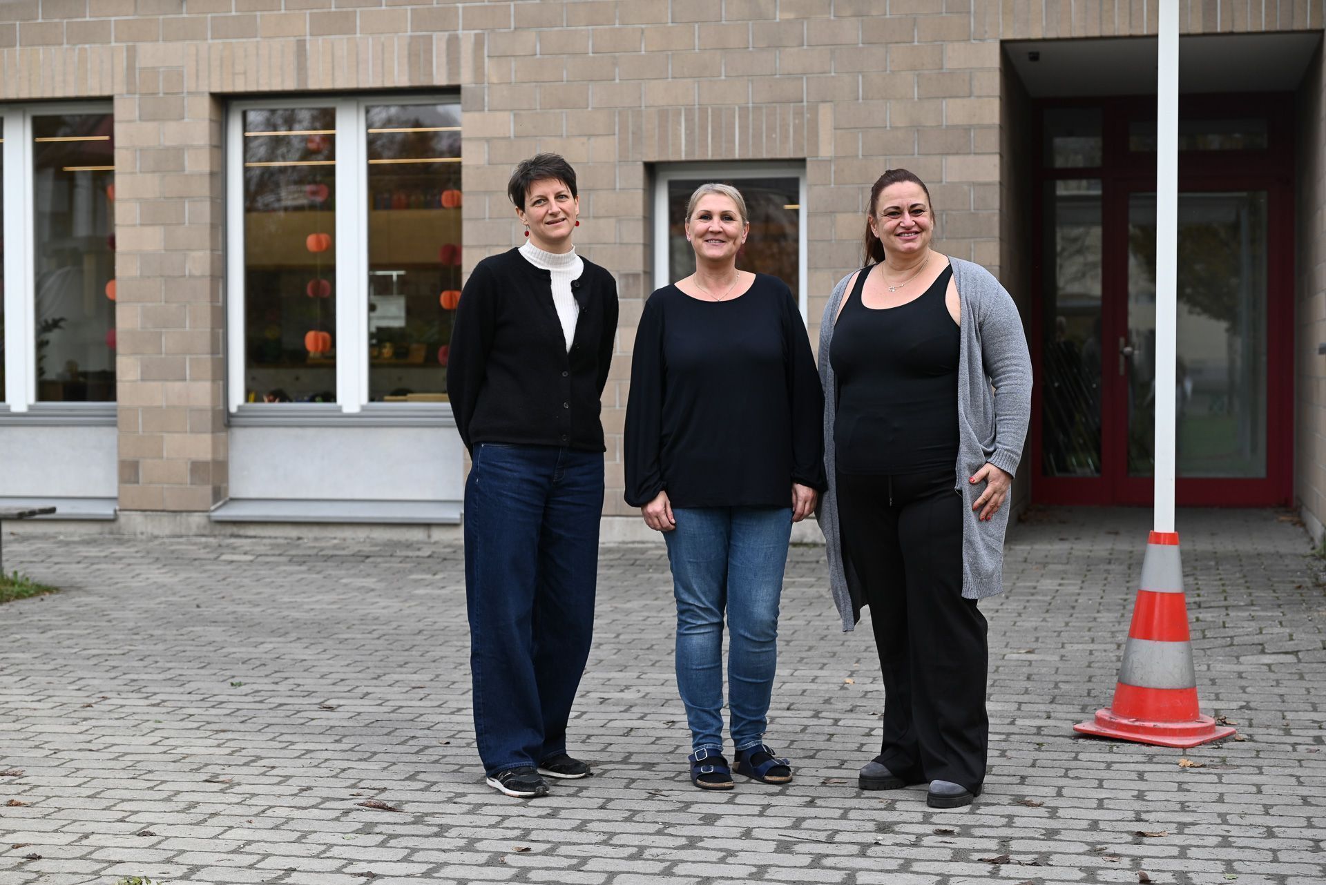 Im Kindergarten Kastenlangen ist vor Ort eine Sozialarbeiterin, die niederschwellig Hilfe bei Problemen anbietet.