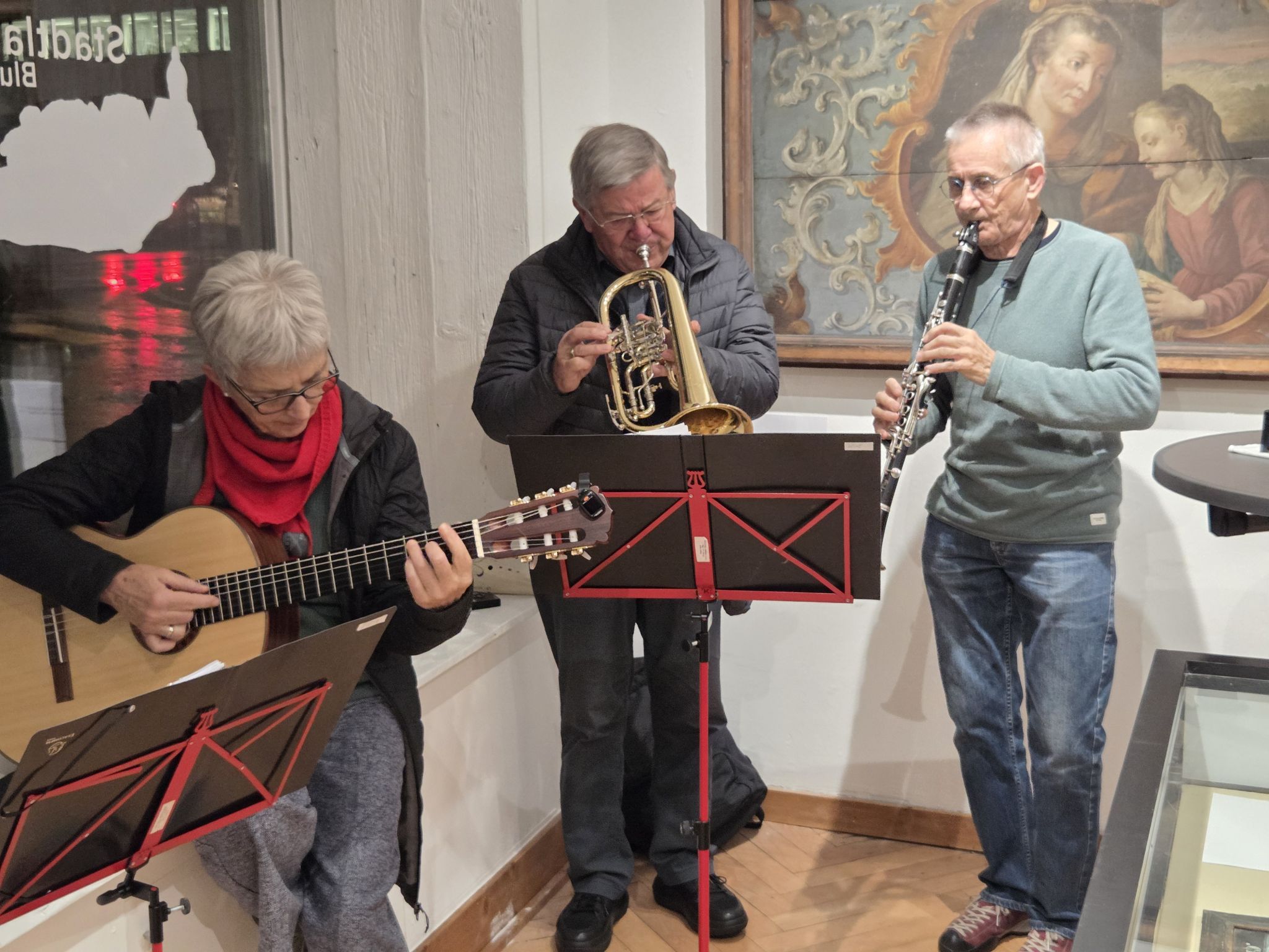 Sie sorgten für die musikalische Umrahmung: Edith und Kurt Posch sowie Bertram Gamohn (M.) (Foto OS)