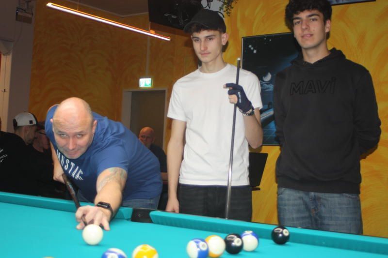 Trainer Jürgen Scherrer mit den beiden WM-Startern Markus Schleindler und Atila Seymen.