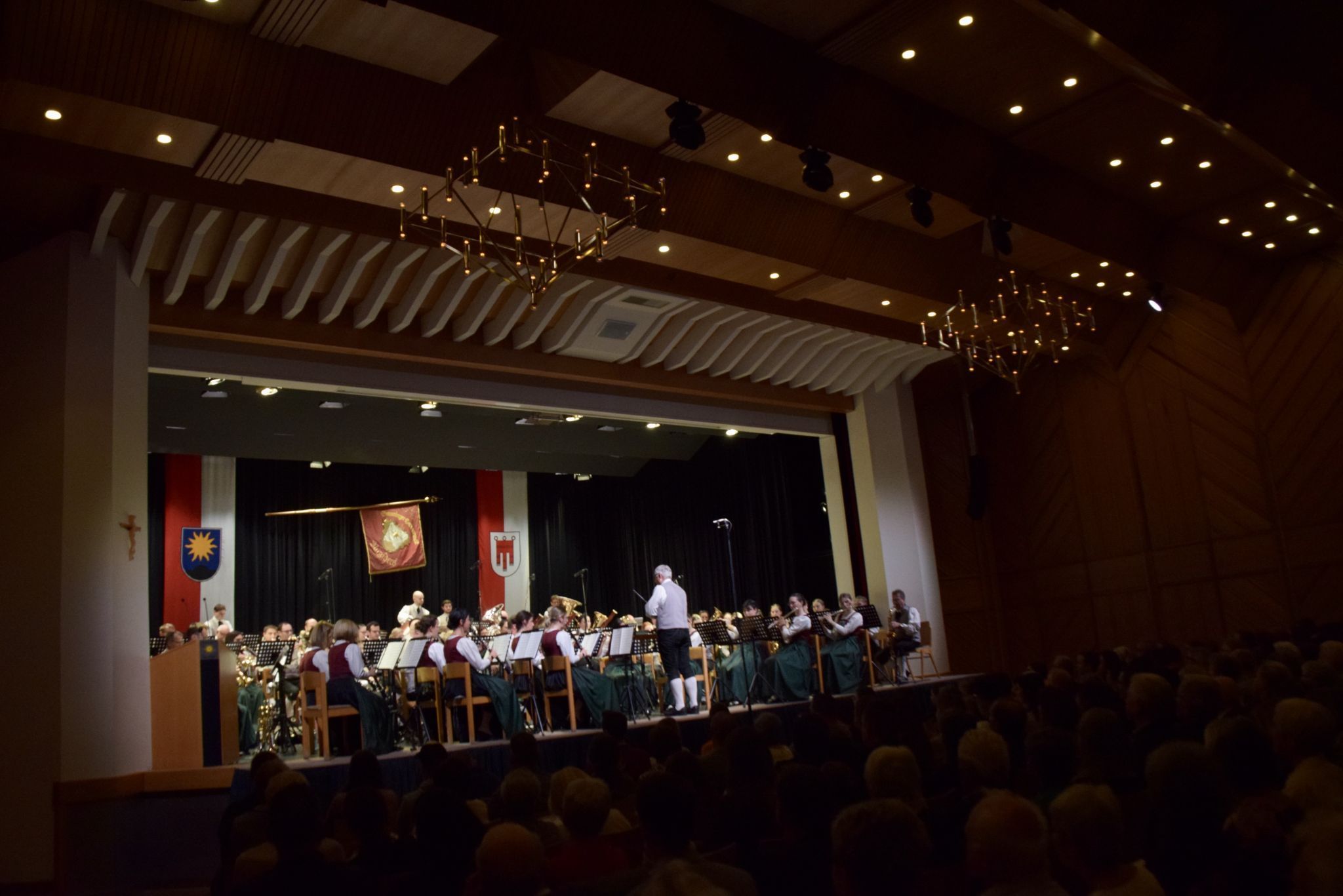 Die Sonnenberger Harmoniemusik Nüziders nahm ihr Publikum mit auf eine musikalische Reise.