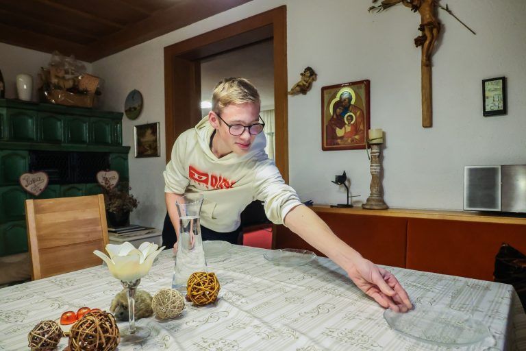 “Es wird nie langweilig” – Familie mit sieben Kindern aus Dornbirn