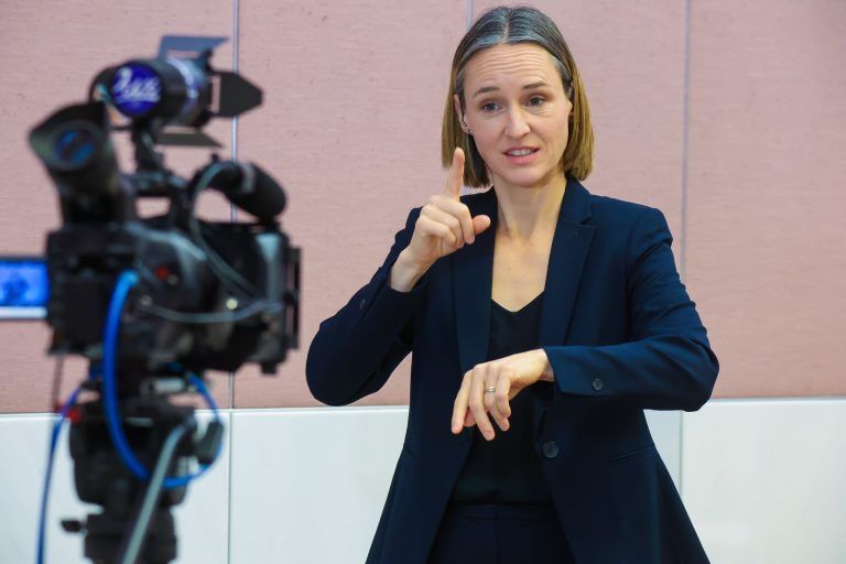 Neue Dolmetscherin für Gebärdensprache im Vorarlberger Landtag