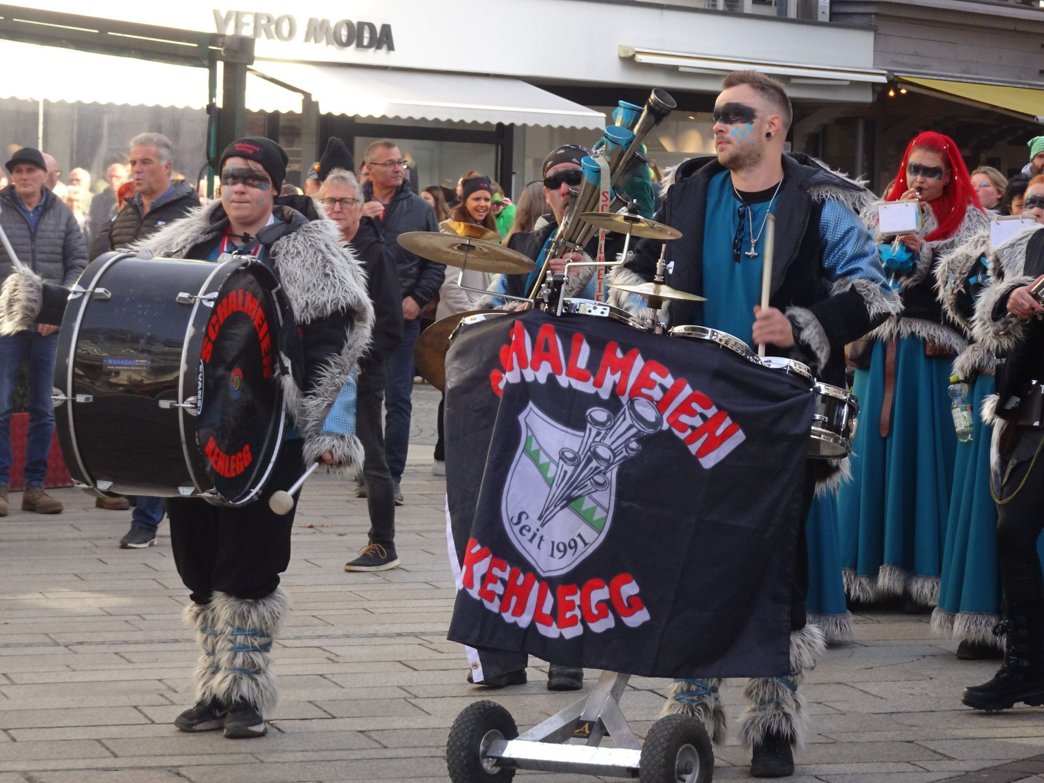 Durften natürlich nicht fehlen - die Schalmeien aus Kehlegg, die den Fasching lautstark eröffneten. 