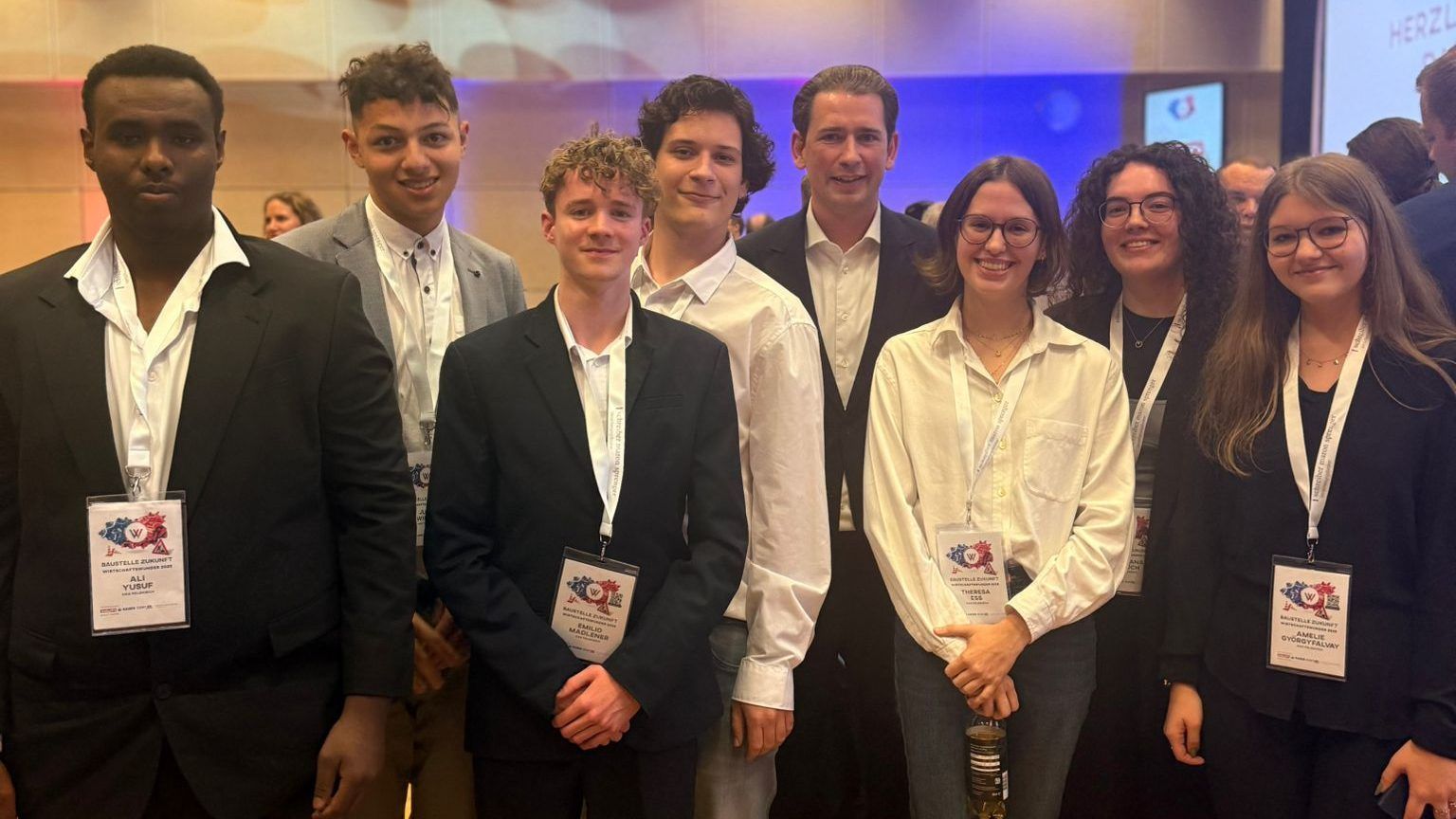 Die Delegation der HAK Feldkirch beim Wirtschaftswunder Liechtenstein 2025 im Vaduzer Spoerry-Saal. (Foto: HAK Feldkirch)