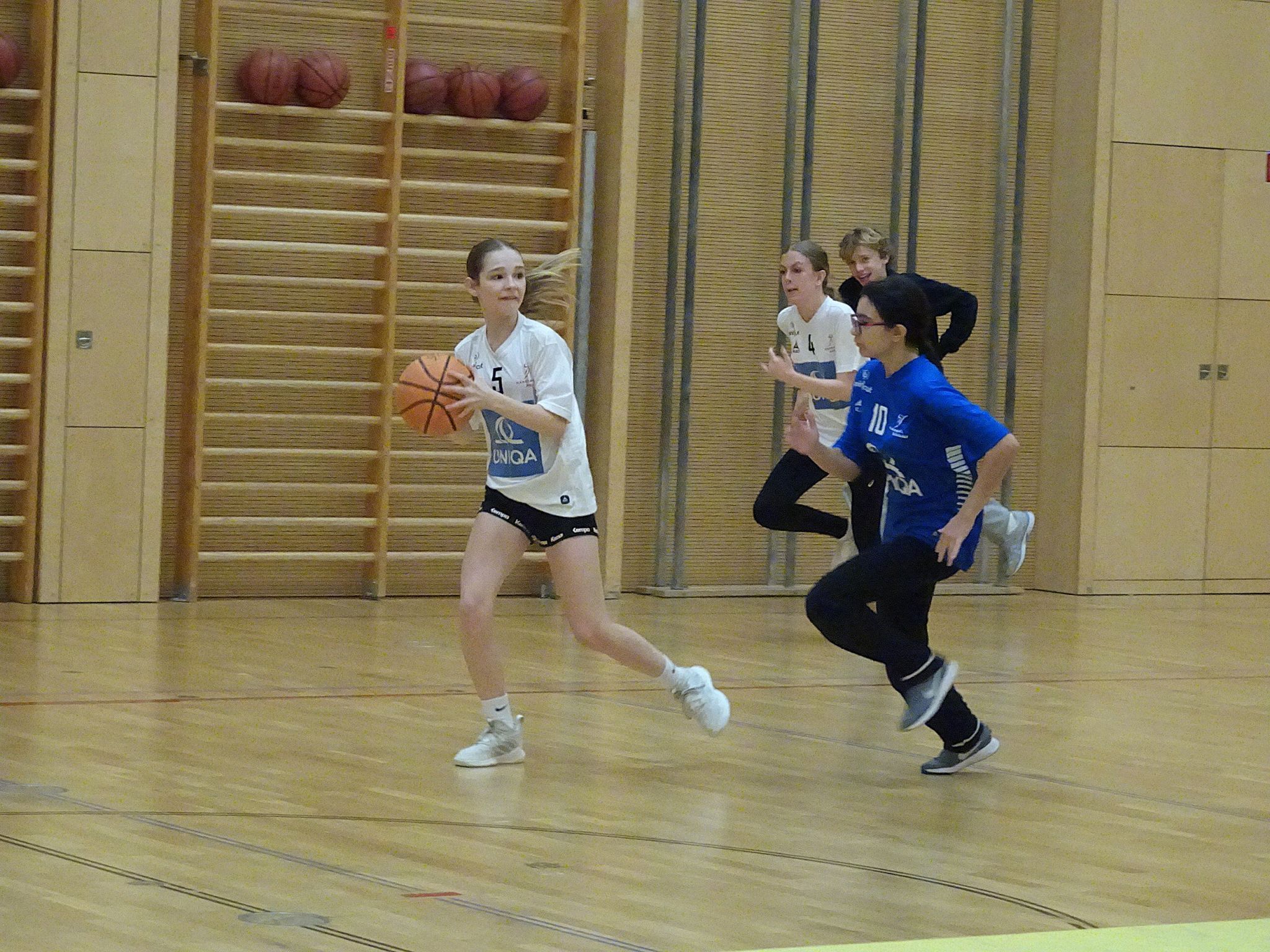 Die intensive Vorbereitung im Turnunterricht hat sich gelohnt, die Mädchen zeigten tollen Basketballsport.