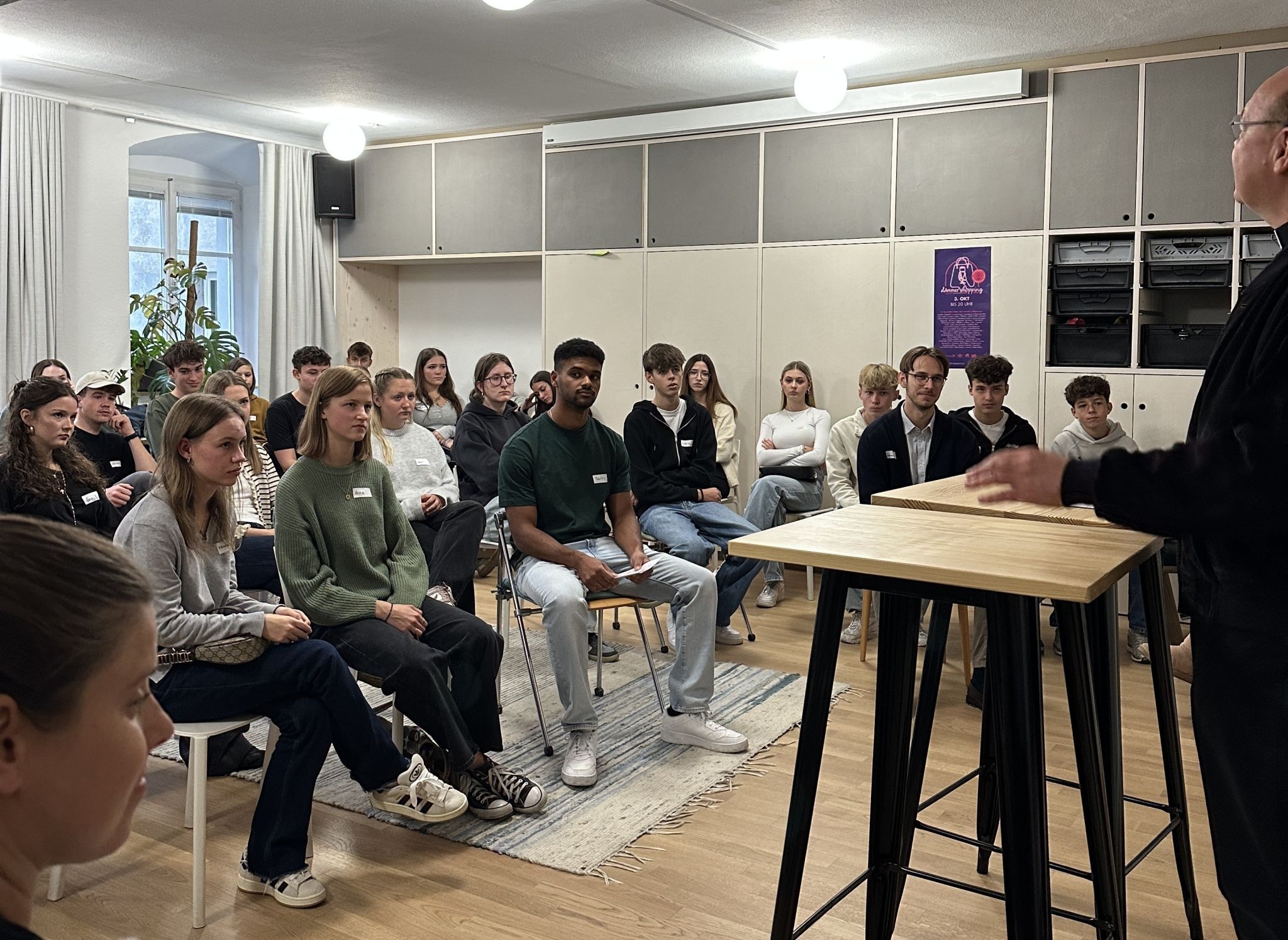 Die Firmlinge beim Abend im Pfarrsaal St. Konrad in Hohenems.