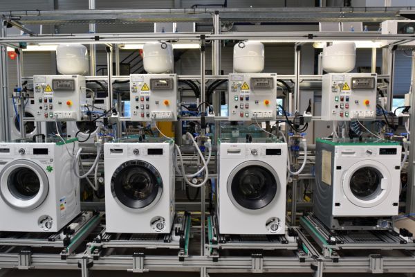 Hanke: Wirtschaft in &#8220;aufwendigen und schwierigen Zeiten&#8221;