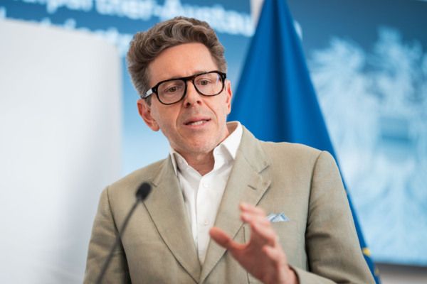 WKÖ-Präsident Mahrer bleibt trotz Kritik im Amt