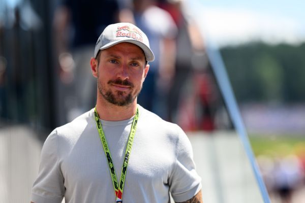 Marcel Hirschers Skifabrik in Salzburg nahm Betrieb auf