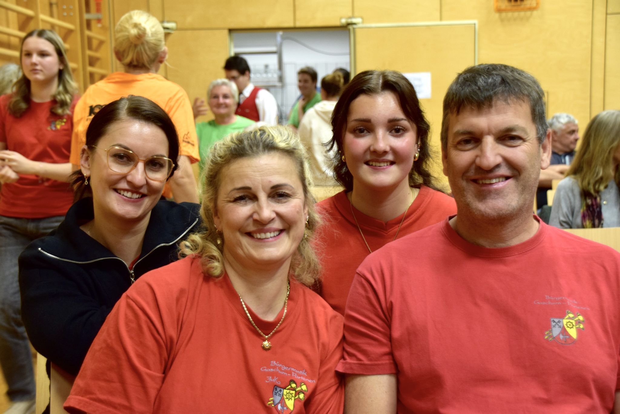Sabine und Tilbert Fitsch (vorne) mit Johanna Fitsch („La Torteria“) und Isabella.