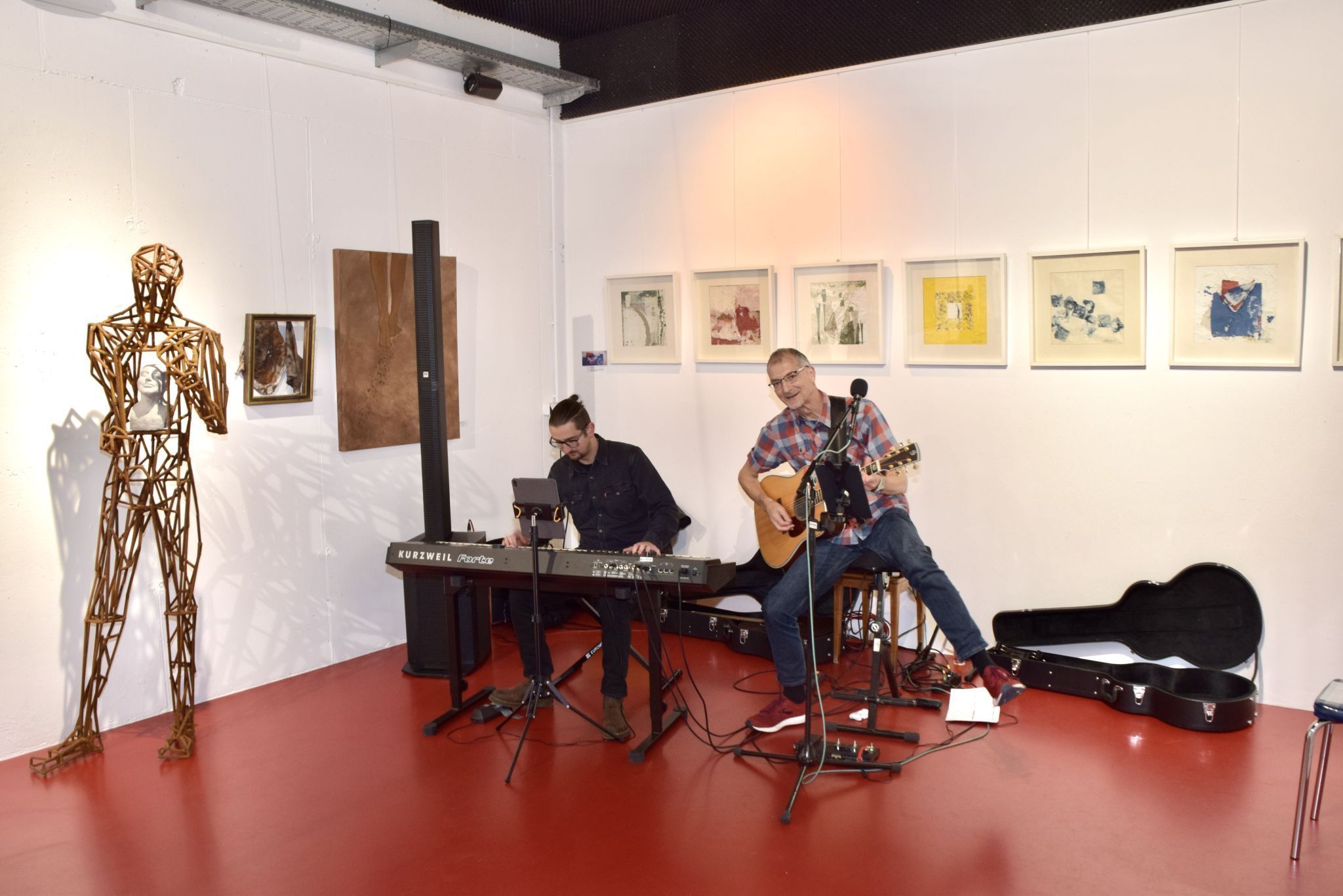 Stefan Mikic und Mike Rückner musizierten in der Bludenzer Kellergalerie.