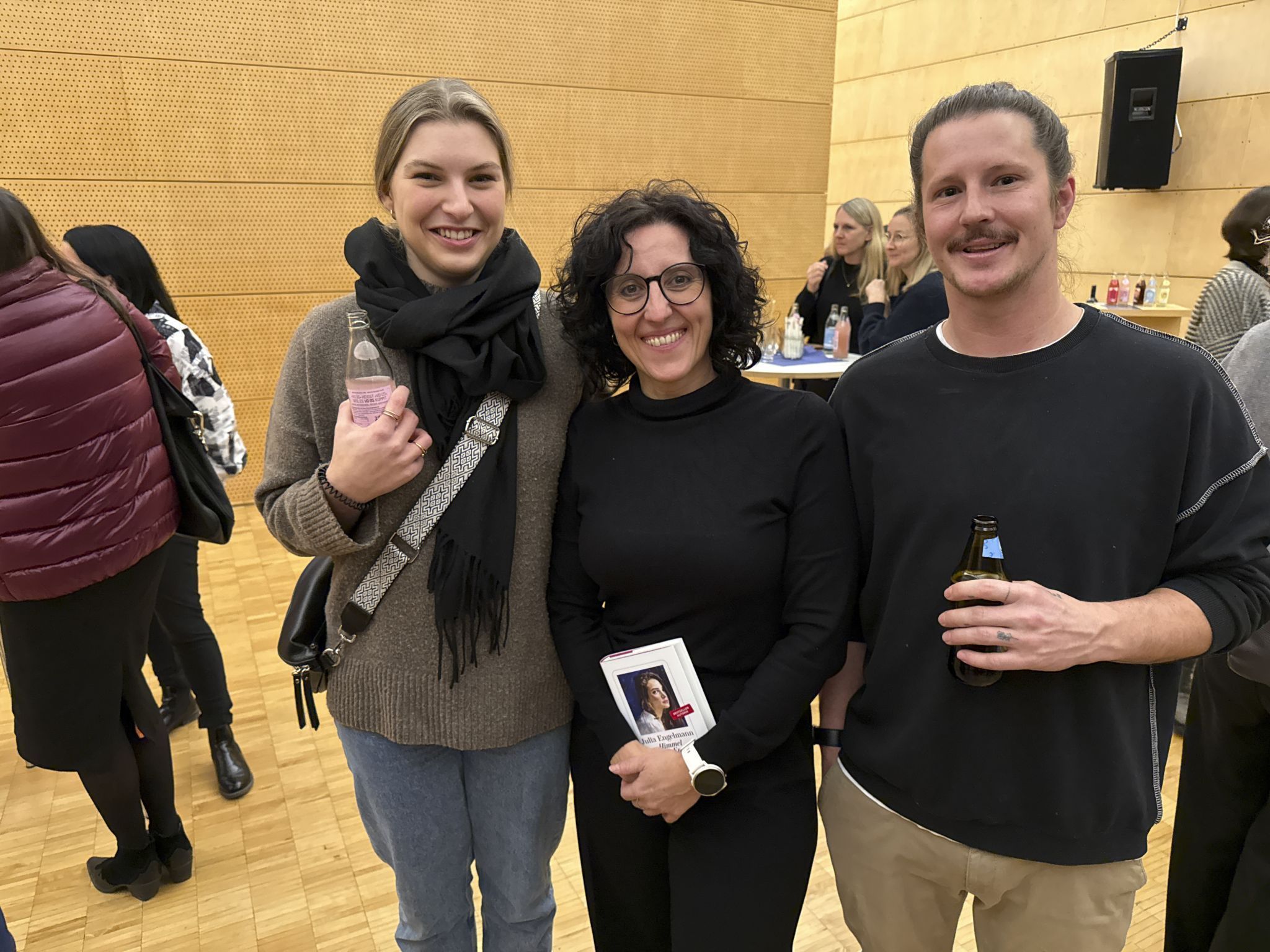 Chantal Derker, Sabrina Zerlauth und Lukas Lederhass bei bester Laune