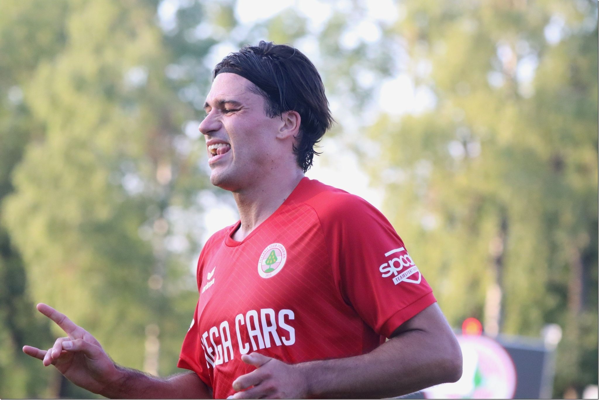 Dornbirn Spieler Nicolai Bösch wurde am Bein operiert.KNOBEL