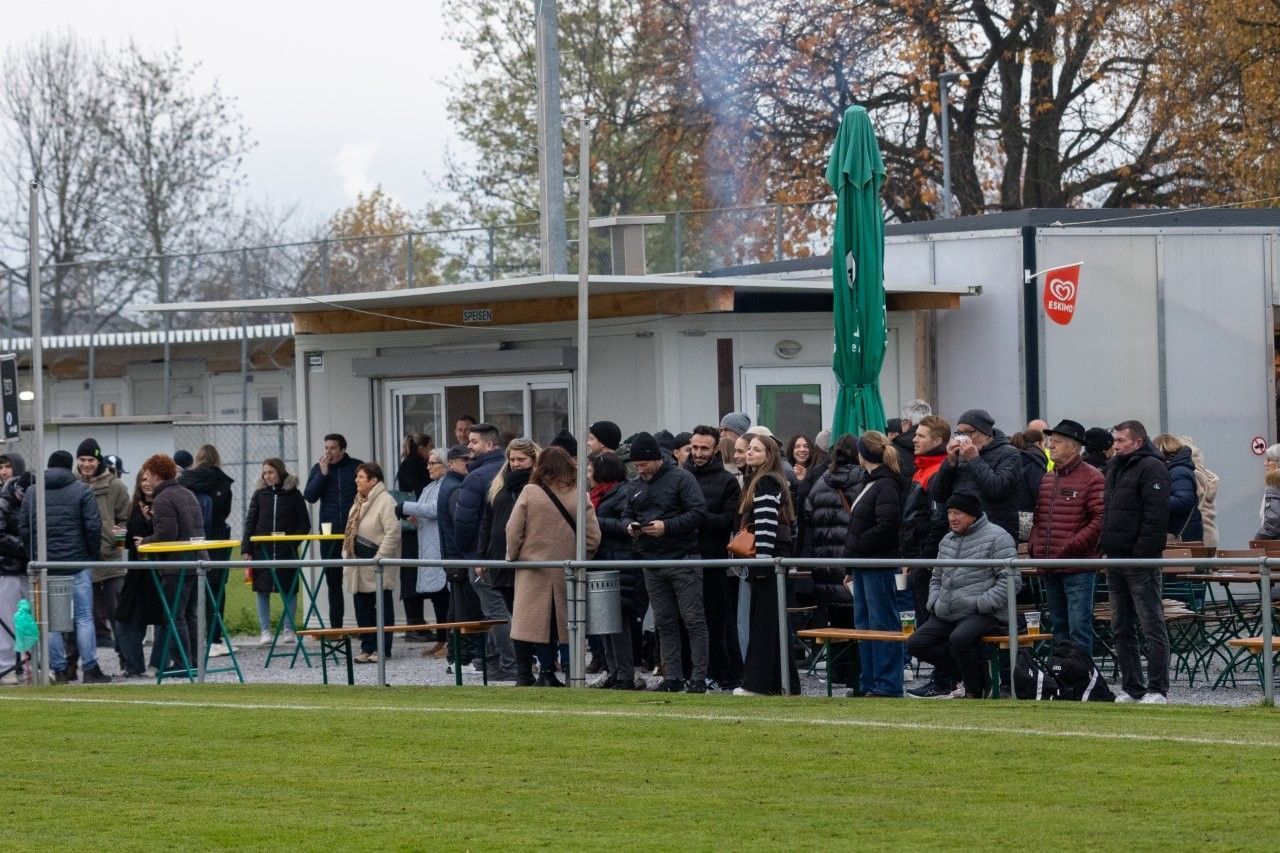 300 Zuschauer sahen das Spiel.