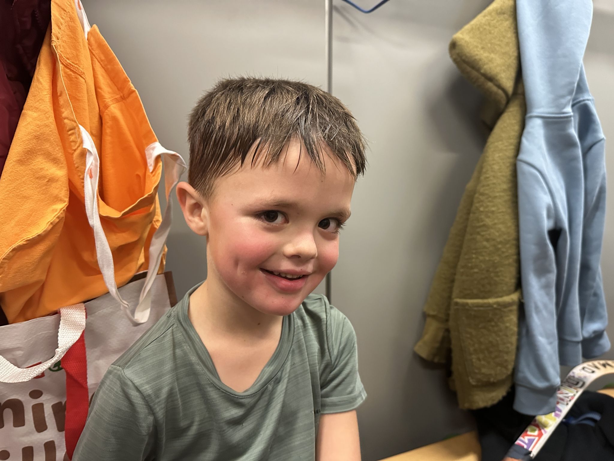 2) Emil, 7 Jahre: Ich bin von Anfang dabei, mir taugt es sehr. Für mich ist es nicht schwierig, das Gleichgewicht zu halten. Das Match in der letzten Woche hat mir sehr gut gefallen.