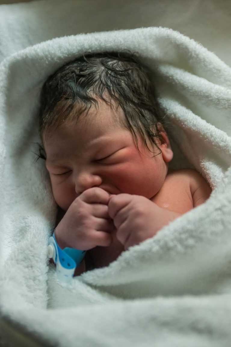 Aus für rosa und blau: Neutrale Bändchen für Neugeborene