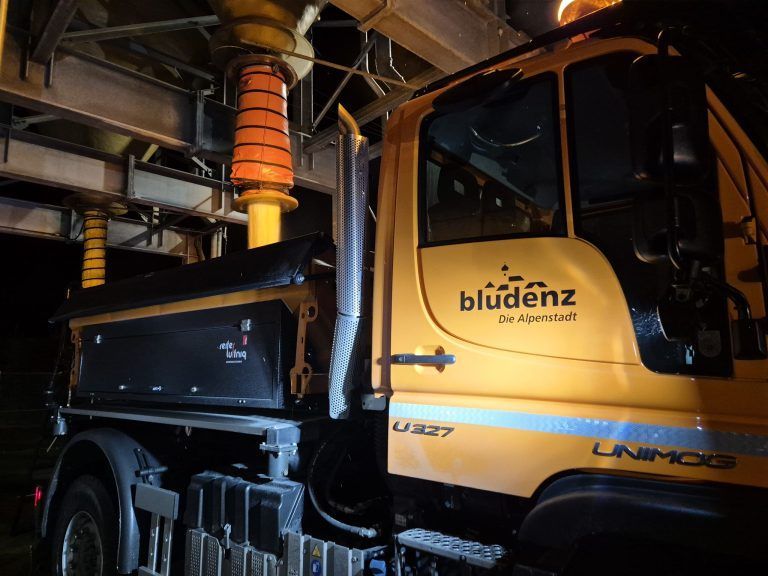 Mit fünf Tonnen Salz durch die Nacht: Ein Bludenzer Winterdienstler erzählt