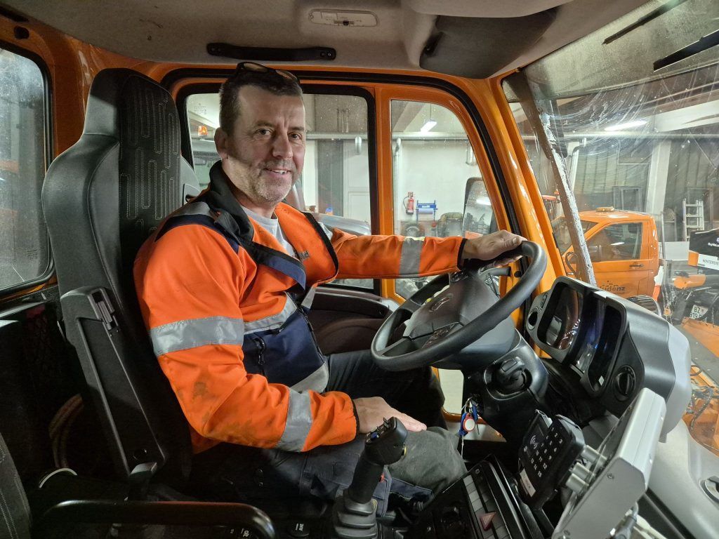 Mit fünf Tonnen Salz durch die Nacht: Ein Bludenzer Winterdienstler erzählt