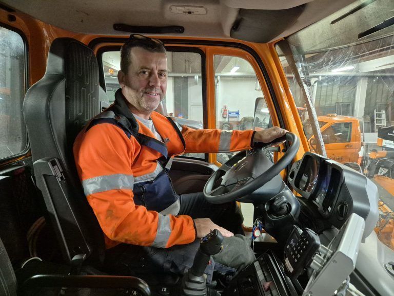 Mit fünf Tonnen Salz durch die Nacht: Ein Bludenzer Winterdienstler erzählt