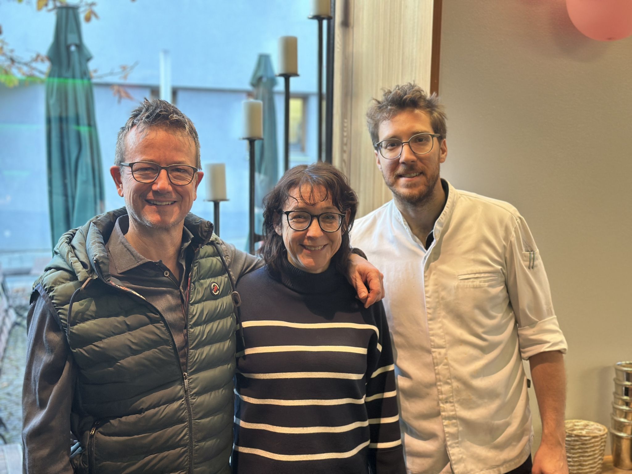 Harald und Bianca Wieshofer sowie Daniel Mostögl freuten sich über den regen Anklang, den ihr Flohmarkt im Eichamt fand