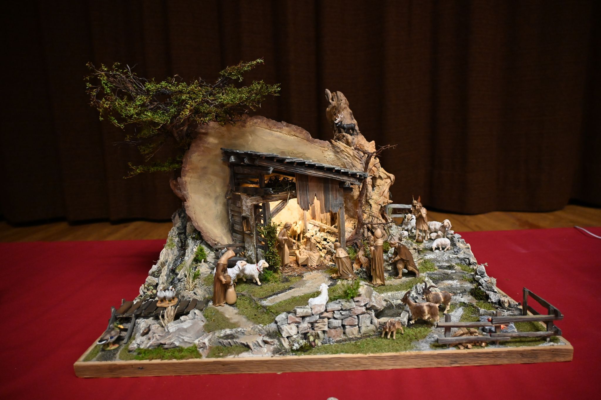 Wunderschöne Krippen bei der Krippenausstellung in der Klostertalhalle.